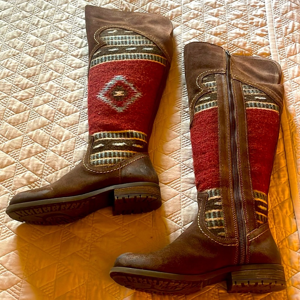 Born Lucero Boot Women’s Size 9.5 EXCELLENT CONDITION worn once